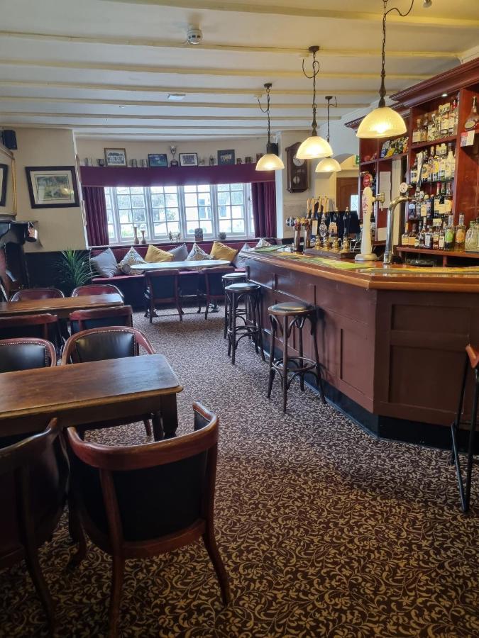 The Cricketers Inn Martyr Worthy Exterior foto